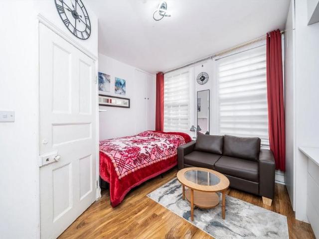 Studio for rent in Canonbury, Greater London