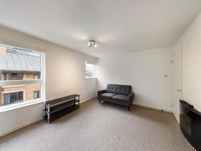 Studio for rent in Petersfield, Cambridge