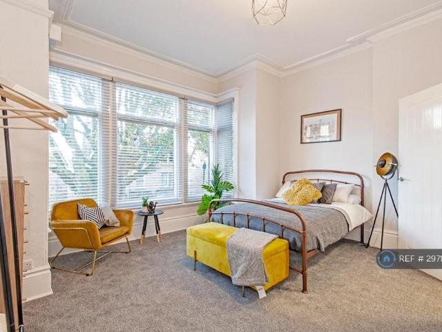 Flat for rent in Kenwood, South Yorkshire