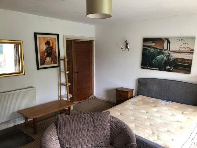 Studio for rent in Boley Park, Staffordshire