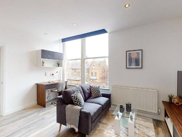 Studio for rent in Hyde Park, West Yorkshire
