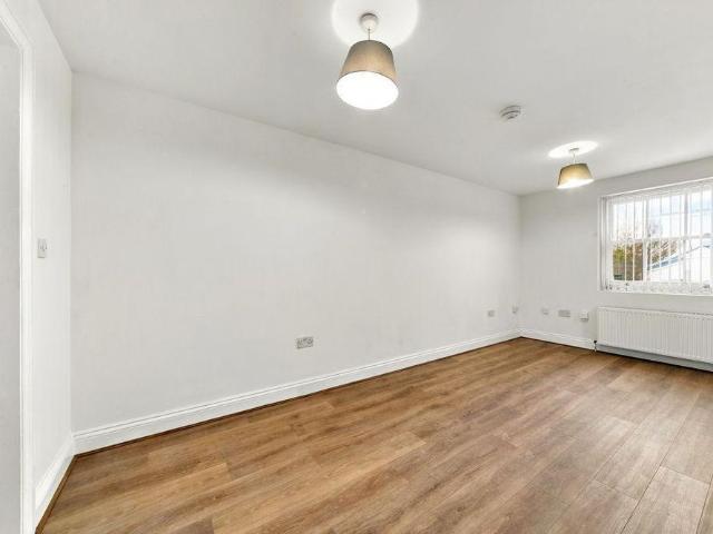Studio for rent in Old Ford, Greater London