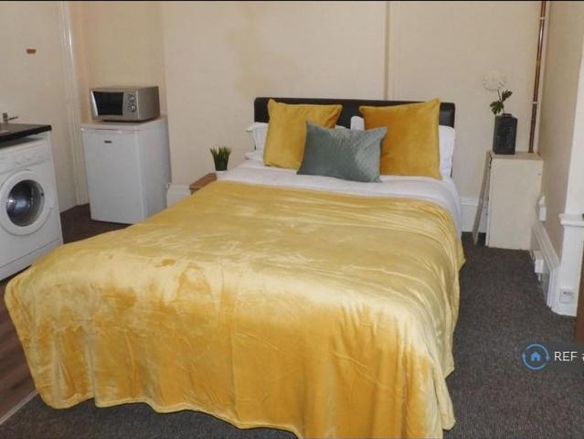 Studio for rent in Hexthorpe, Doncaster