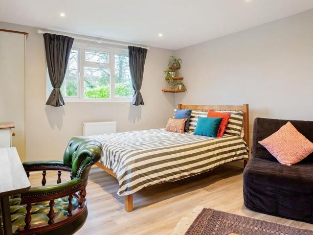 Studio for rent in Holton, South Oxfordshire