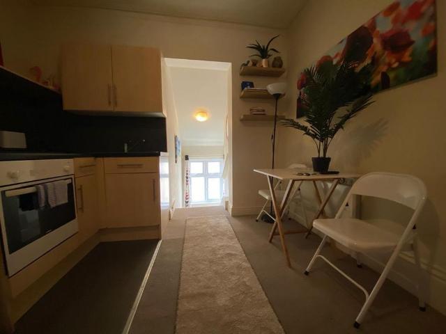 Studio for rent in Kemptown, Brighton