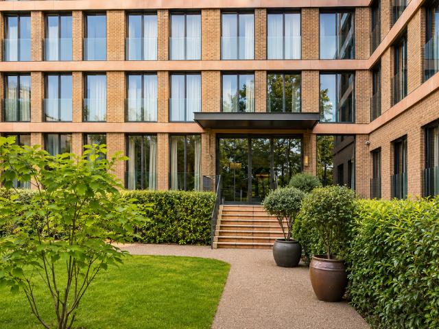 Flat for rent in Brondesbury, Greater London
