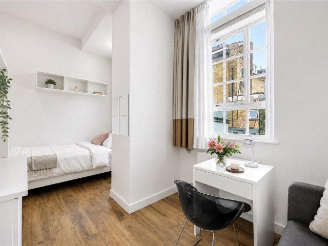 Flat for rent in Earl's Court, Greater London