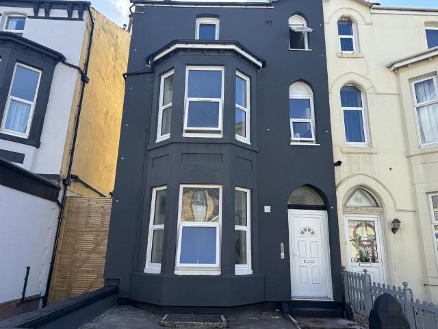 Flat for rent in Blackpool, Isle Of Man