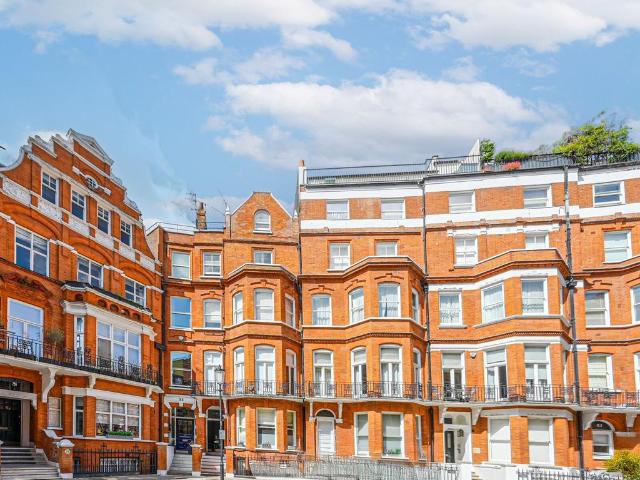Flat for rent in Chelsea, Greater London