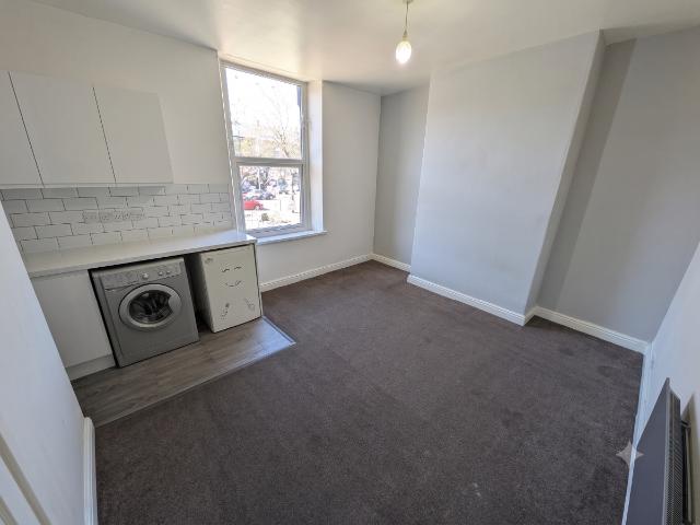 Studio for rent in Worsbrough, South Yorkshire