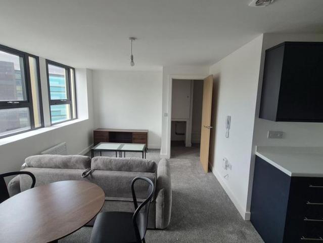 Studio for rent in West Yorkshire