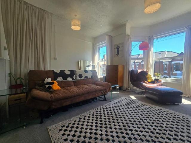 Studio for rent in Eastbourne, East Sussex