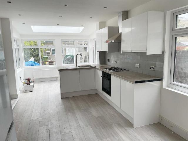 Flat for rent in London Borough of Lewisham, Greater London