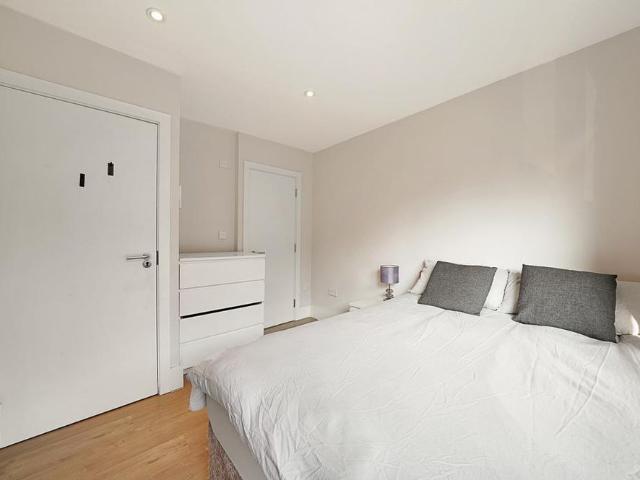 Studio for rent in South Hampstead, Greater London