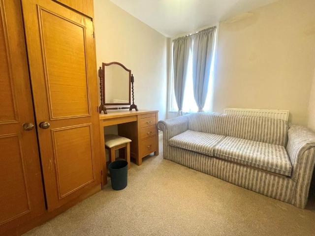 Studio for rent in East Cliff, Acol