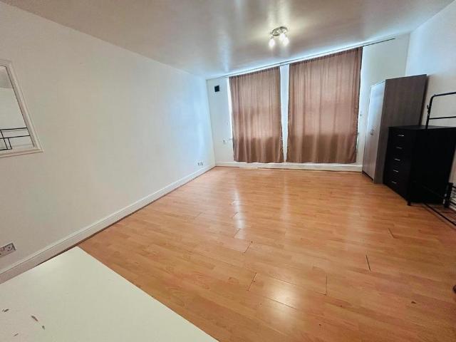 Flat for rent in London Borough of Lewisham, New Cross