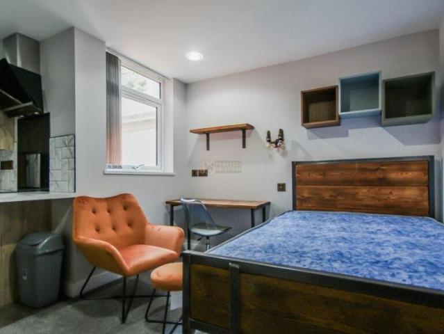 Studio for rent in Stirchley, West Midlands