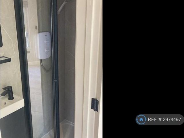 Flat for rent in Surbiton, Greater London