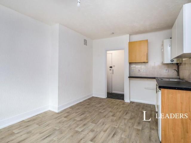 Studio for rent in Eastbourne, East Sussex