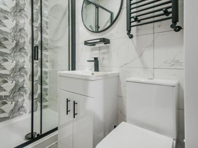 Studio for rent in Stirchley, West Midlands