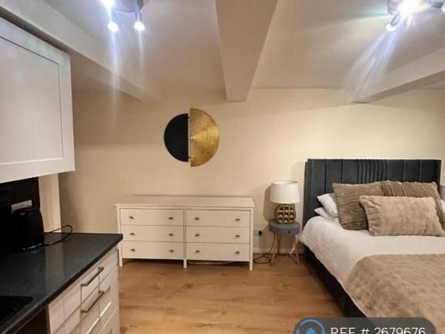 Studio for rent in Penenden Heath, Maidstone