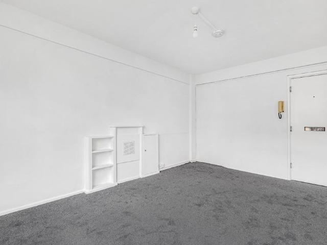 Studio for rent in Cat Hill, Isle Of Man