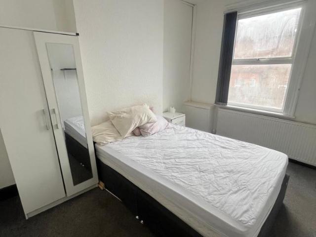 Flat for rent in Spring Park, Luton