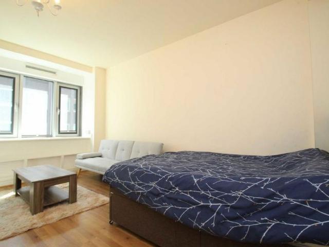 Studio for rent in Blackfriars, Lyons