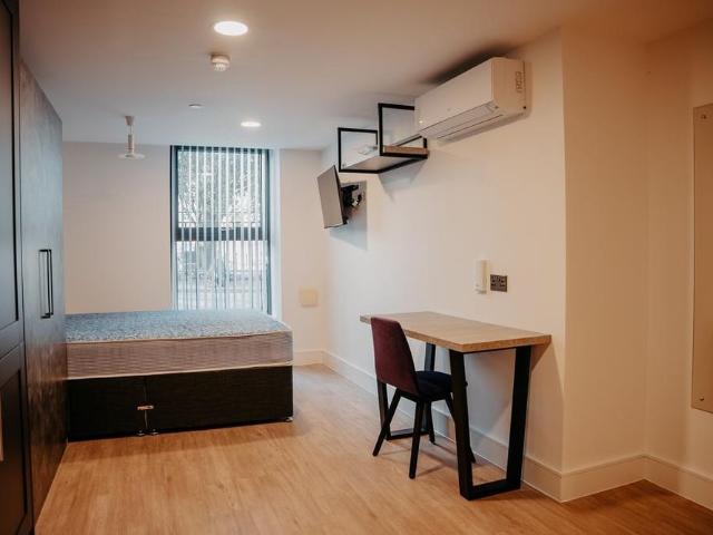 Studio for rent in Jewellery Quarter, West Midlands