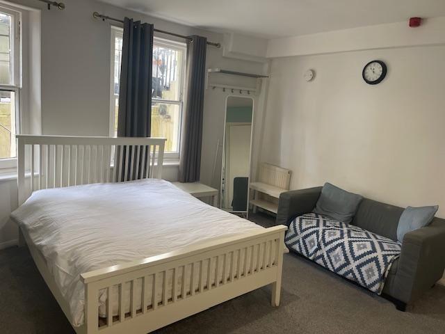 Studio for rent in Brunswick
