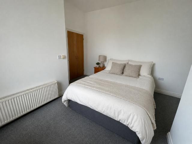 Flat for rent in Cattedown, Mount Wise