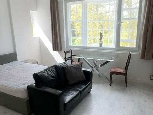 Studio for rent in Hull, City Of Kingston Upon Hull
