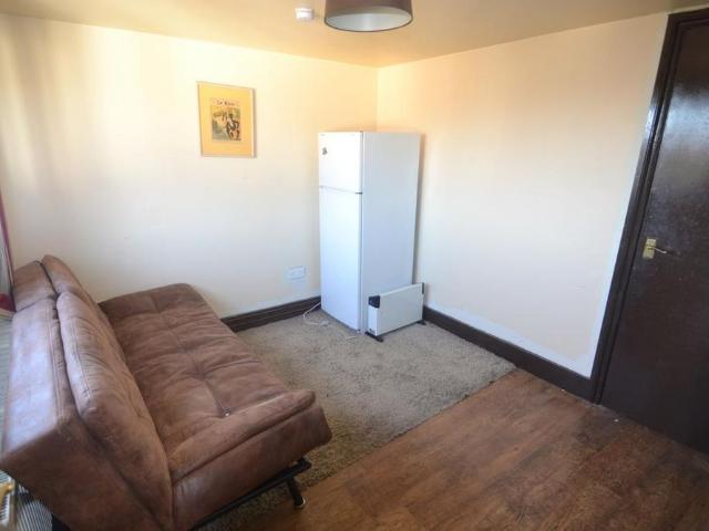 Studio for rent in Cann Hall, Greater London