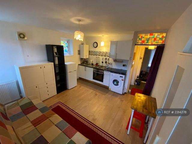 Flat for rent in Spring Park, Luton