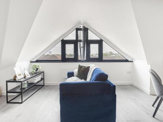 Studio for rent in London Borough of Hounslow, Greater London