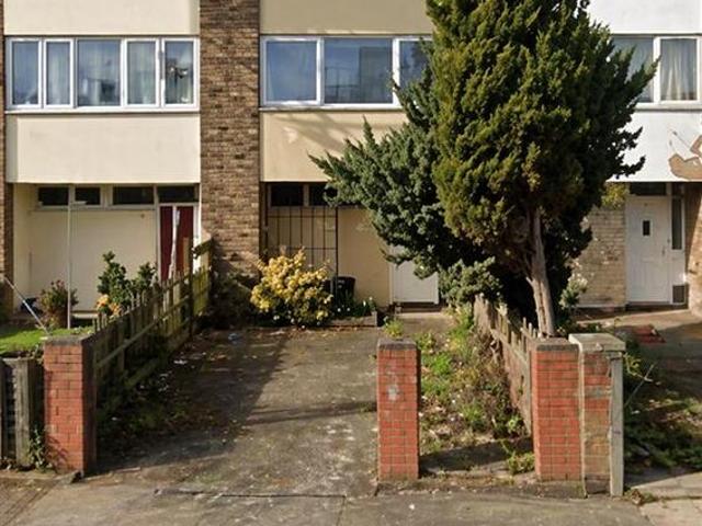 Flat for rent in Roehampton, Greater London