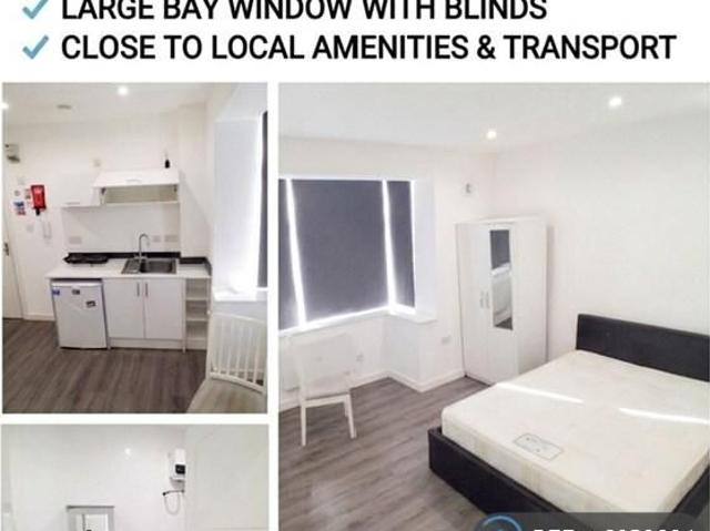 Studio for rent in London Borough of Merton, Mitcham