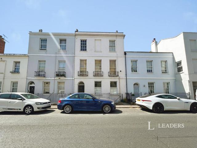 Flat for rent in Ewens Farm, Golden Valley