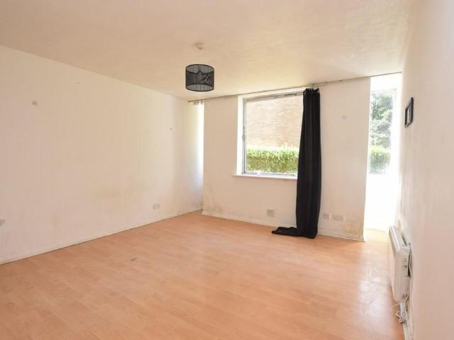 Studio for rent in Huntingdon