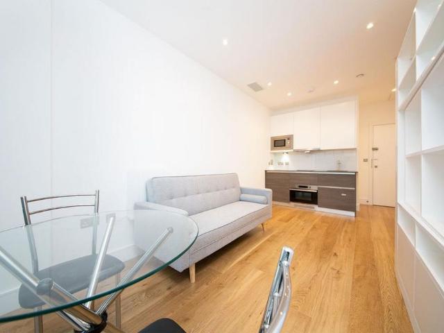 Studio for rent in London Borough of Hounslow, Greater London