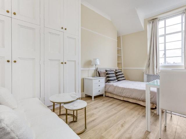 Flat for rent in Chelsea, Greater London