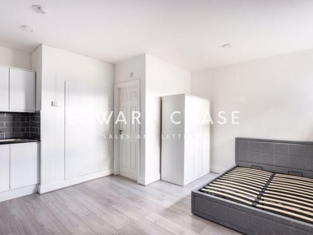 Studio for rent in Barkingside, Greater London