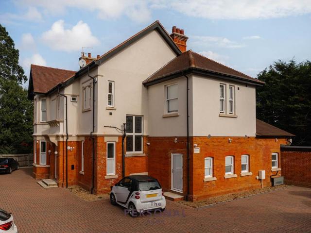 Flat for rent in Epsom, Surrey