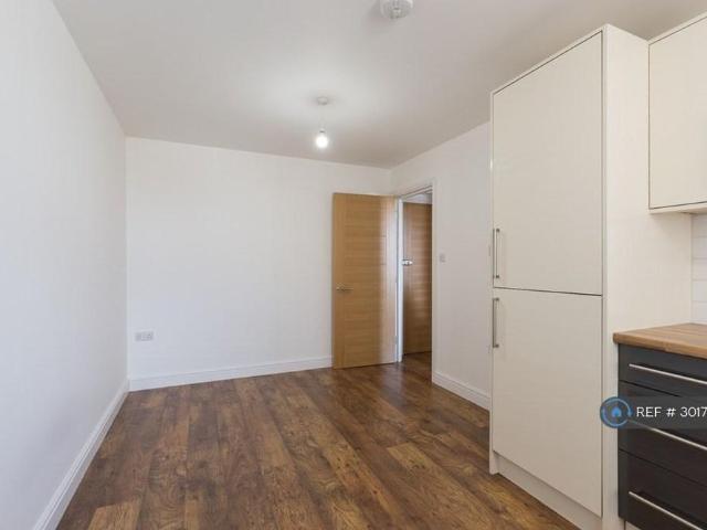 Studio for rent in Peterborough