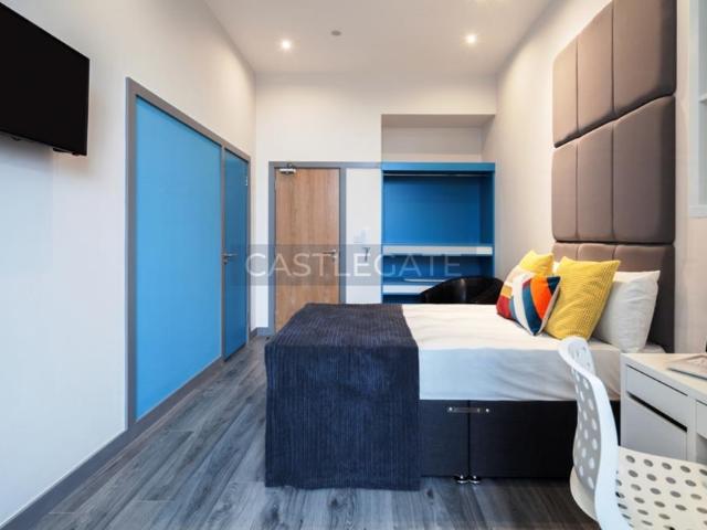 Flat for rent in Highfields, Huddersfield