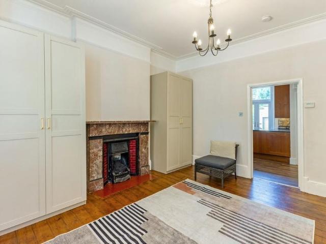 Studio for rent in Brondesbury, Greater London