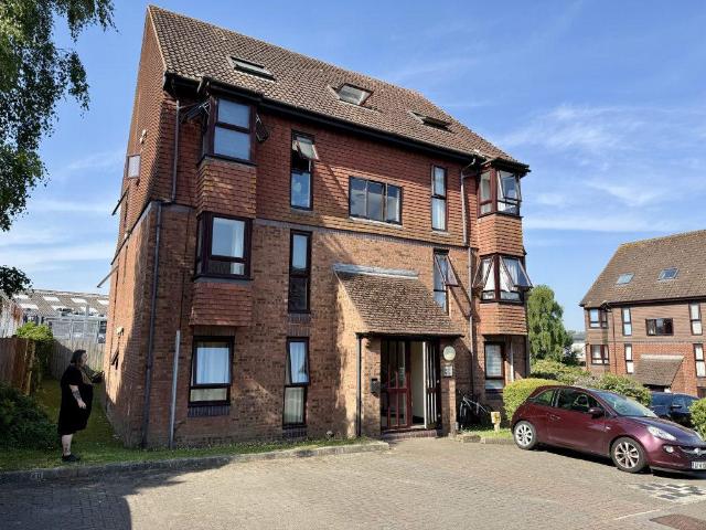 Flat for rent in Petersfield, Bolton Low Houses