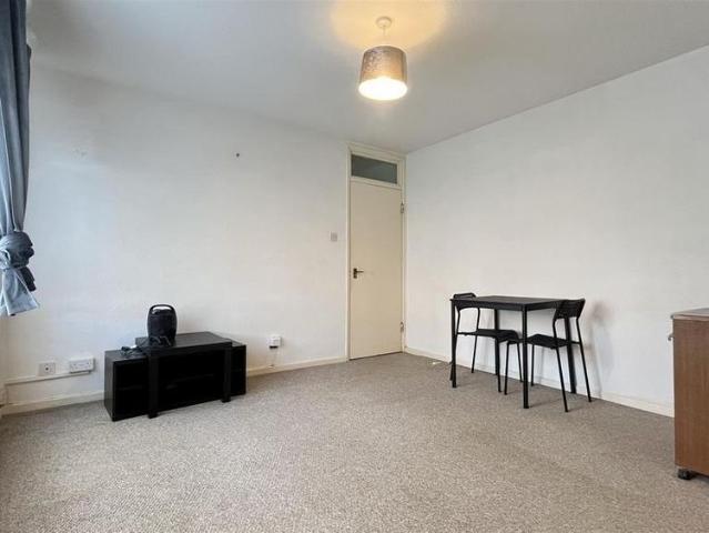 Studio for rent in The Wrythe, Greater London