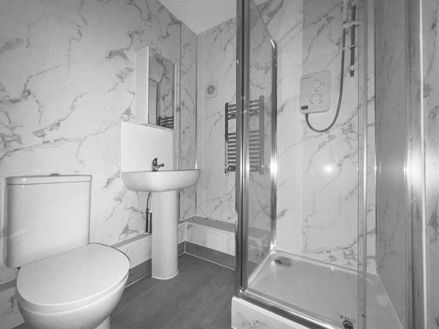 Flat for rent in London Borough of Ealing, Park Royal