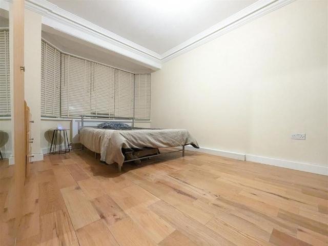 Studio for rent in Strawberry Hill, Greater London